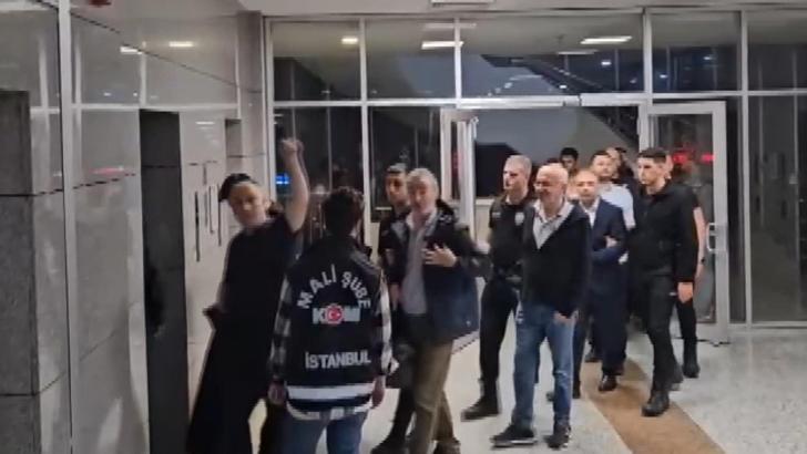 İstanbul - İBB’ye yönelik operasyonda 25 kişi tutuklandı