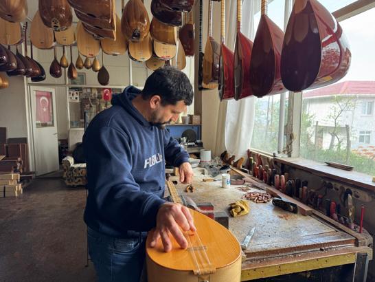 Babasından devraldığı mesleği kararlılıkla sürdürüyor