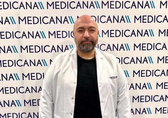 'Korunmasız güneş ışığı cilt yaşlanması, lekeler ve deri kanserlerinin gelişimine sebep oluyor'