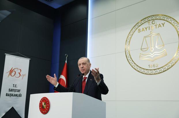 Cumhurbaşkanı Erdoğan: Türkiye'de hiç kimse hukukun üstünde değildir