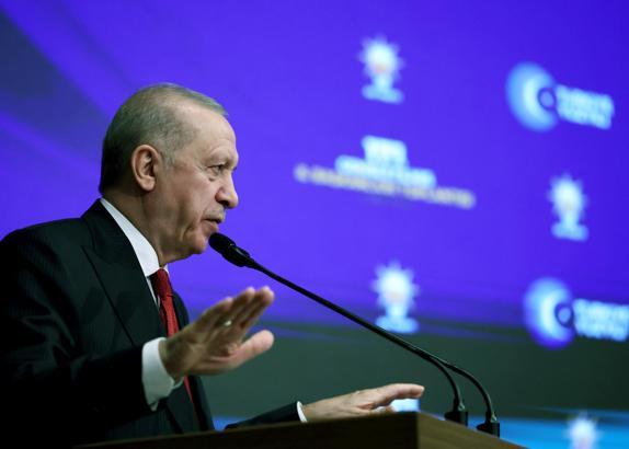 Erdoğan: CHP'nin İngiliz Muhipleri Cemiyeti'ne dönüşmesinden hiç memnun değiliz