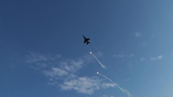 İstanbul - SOLOTÜRK Yenikapı semalarında prova uçuşu yaptı