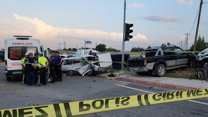 Konya'da otomobil ile kamyonet çarpıştı; karı- koca öldü, 4 yaralı