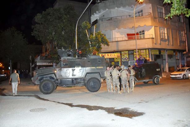 Polisin 'Dur' ihtarına ateş açarak karşılık verdi; bacağından vurularak yakalandı