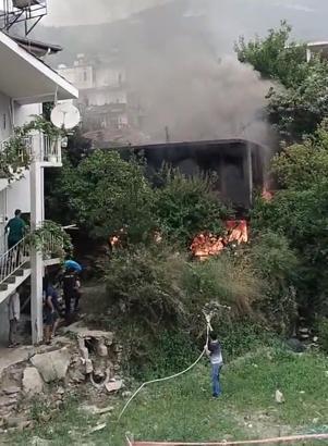 Kullanılmayan evde yangın çıktı