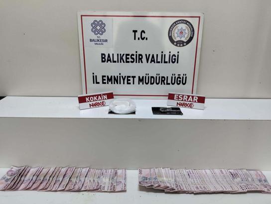 Balıkesir'de uyuşturucu satıcılarına operasyon : 2 tutuklama