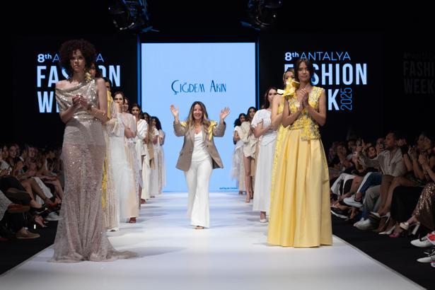 Modanın kalbi Antalya’da atıyor