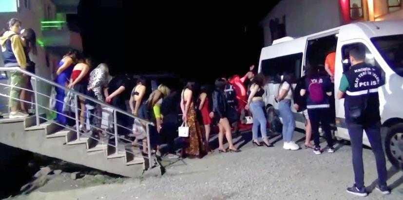 Iğdır'da insan ticareti ve fuhuş operasyonunda kurtarılan 107 kadın, sınır dışı edildi