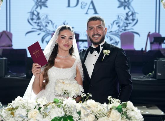 Genç çifte görkemli düğün