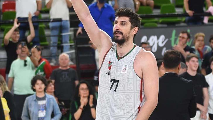 Karşıyakalı Muhsin Yaşar resmen Galatasaray'da