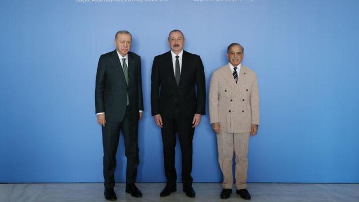 Cumhurbaşkanı Erdoğan, Aliyev ve Şahbaz Şerif ile görüştü