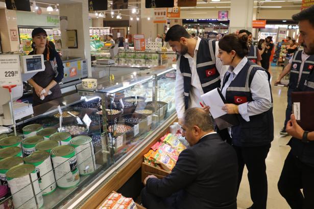 Diyarbakır’da bayram öncesi market ve giyim mağazalarında denetim