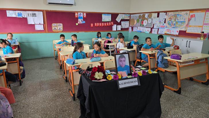 9 yaşındaki Efe, bağırsak rahatsızlığı nedeniyle hayatını kaybetti (2)