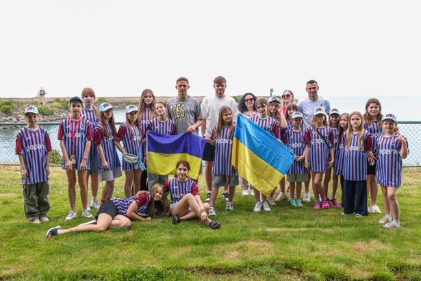 Ukraynalı savaş mağduru çocuklar, Trabzonspor’un Ukraynalı futbolcularıyla bir araya geldi