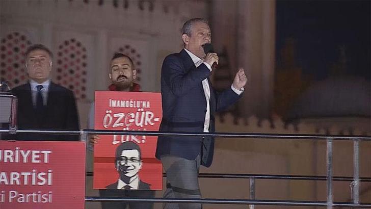 Özgür Özel, Esenler'de konuştu