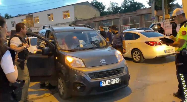 Diyarbakır’da uyuşturucu tacirlerine yönelik Narko-Hançer uygulaması