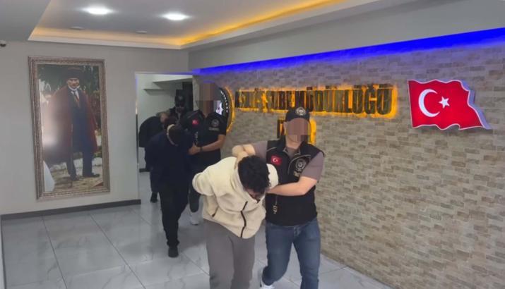 İzmir merkezli 6 ilde devre mülk dolandırıcılığı operasyonu; 4  tutuklama
