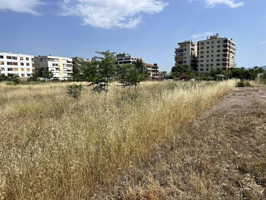 Karşıyaka’da stat arazisi temizleniyor