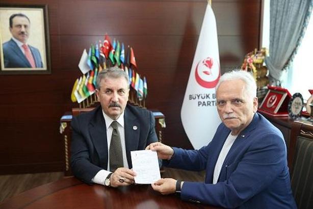 BBP Genel Başkanı Mustafa Destici kurban vekaletini Türk Kızılay’a verdi