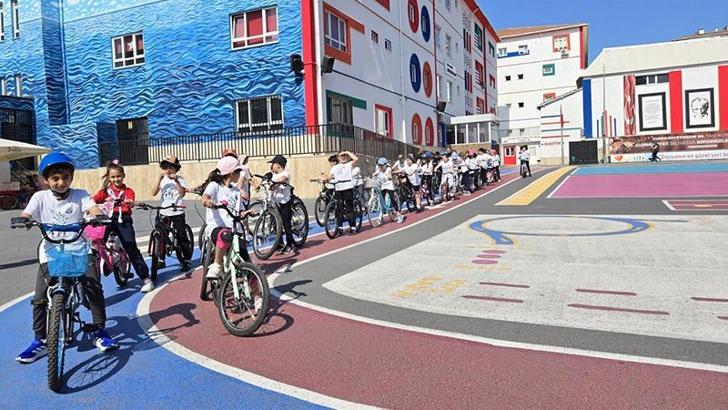 Dünya Bisiklet Gününde pedallar gelecek için dönecek