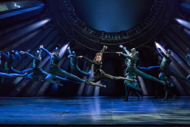 İstanbul- 'Anna Karenina' ve 'Rus Hamlet' AKM'de sanatseverlerle buluşacak