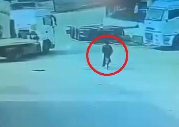 Bisikletli öğrencinin TIR'ın altında kalıp, öldüğü kaza kamerada