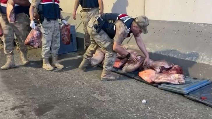 Şanlıurfa’da 1 ton 700 kilo kaçak et ele geçirildi