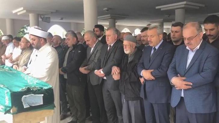 Bakan Bak'ın amcası son yolculuğuna uğurlandı