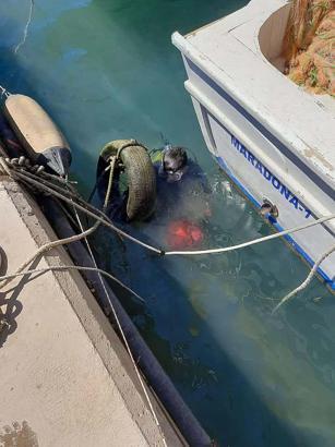 Datça’da deniz dibi temizliğinde 1 ton atık çıkarıldı