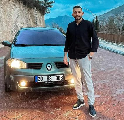 TIR'a çarpan otomobilin sürücüsü ile kuzeni öldü