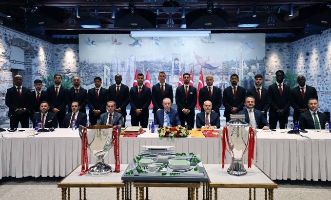 Cumhurbaşkanı Erdoğan, şampiyon Galatasaray'ı kabul etti