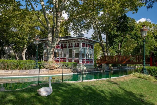 İstanbul - Yıldız Sarayı'nın Hasbahçesi, ziyaretçilerini etkilemeye devam ediyor