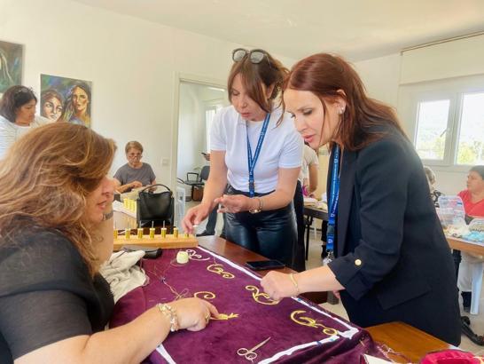 Geleneksel el sanatlarını yaşatılırken, kadınların el becerileri de geliştiriliyor