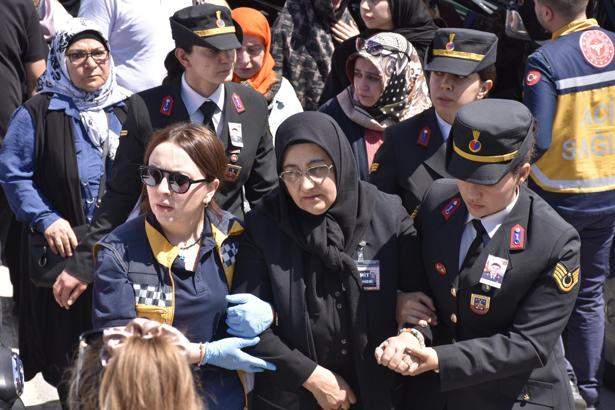 Şehit astsubayın cenazesi memleketi Sivas'a getirildi (2)