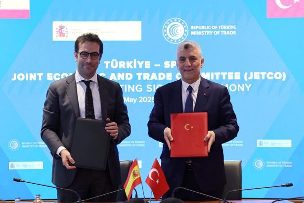 İstanbul - Ticaret Bakanı Bolat: Türk şirketleri için finansman fırsatları duyurmaktan mutluluk duyuyoruz