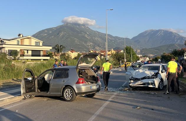 Fethiye'de 2 otomobil çarpıştı; 1 ölü, 3 yaralı