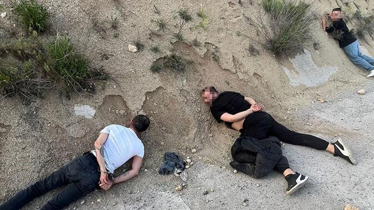 'Dur' ihtarına uymayıp, sürücüsünün 40 kilometre kaçtığı araçtan suç makineleri çıktı