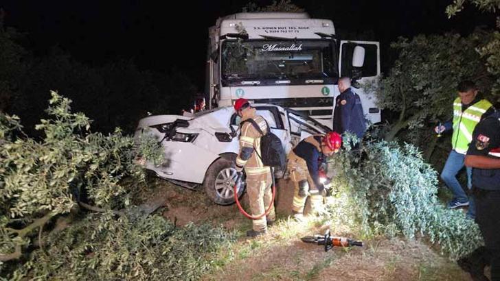 Bursa'da TIR ile otomobil çarpıştı: 1 ölü, 1 yaralı