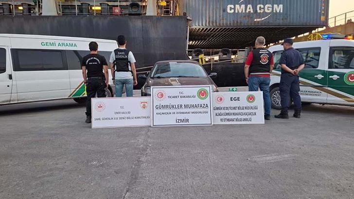 Gümrük ekipleri, İzmir'de 54 ton kaçak akaryakıta el koydu