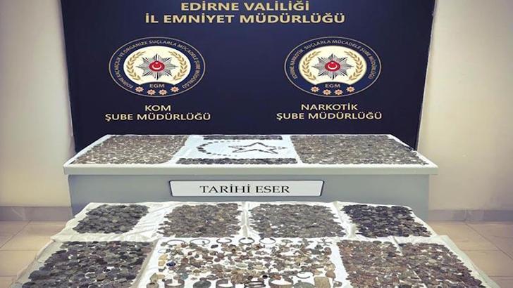 Kapıkule'de TIR'da 12 bin 770 parça tarihi eser ele geçirildi