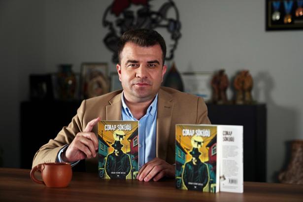 Gazeteci Sinan Kerim Uçkaç'tan ilk roman: Çorap Söküğü