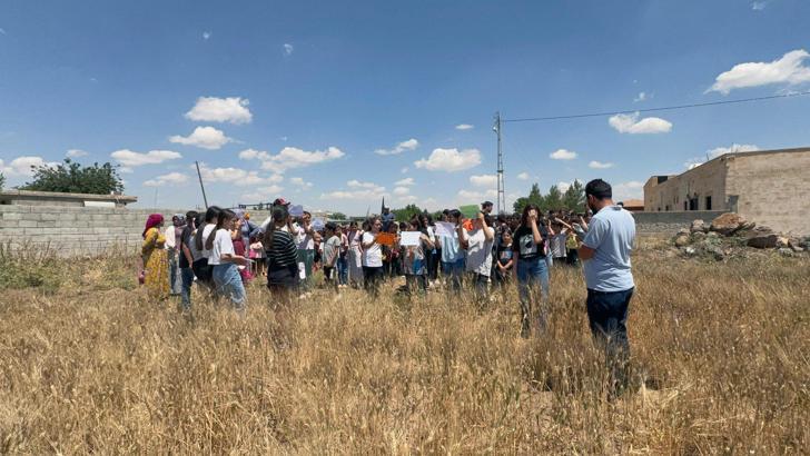 Derik'te öğrencilere anız ve orman yangınlarıyla mücadele eğitimi