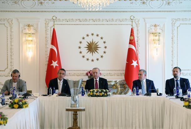 Cumhurbaşkanı Erdoğan, EuroLeague şampiyonu Fenerbahçe Beko'yu kabul etti
