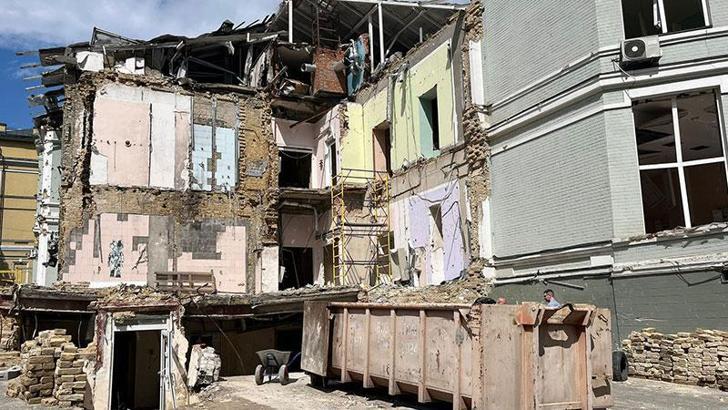 Ukrayna'ya giden basın mensuplarına 'savaş' hakkında bilgi verildi