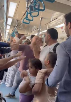 İstanbul-Maltepe'de Marmaray durağında çocuklarının yanında darbedildi