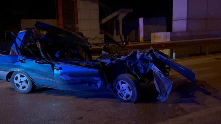 Bursa'da TIR'a arkadan çarpan otomobil hurdaya döndü; sürücü ağır yaralı