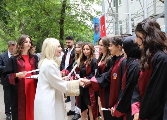 Sağlık Hizmetleri MYO öğrencileri mezun oldu