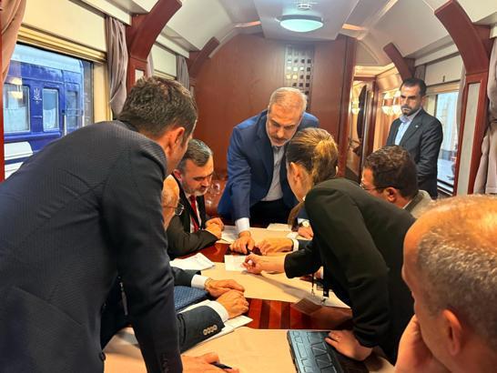 Bakan Fidan, Kiev'den trenle döndü