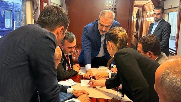 Bakan Fidan, Kiev'den trenle döndü