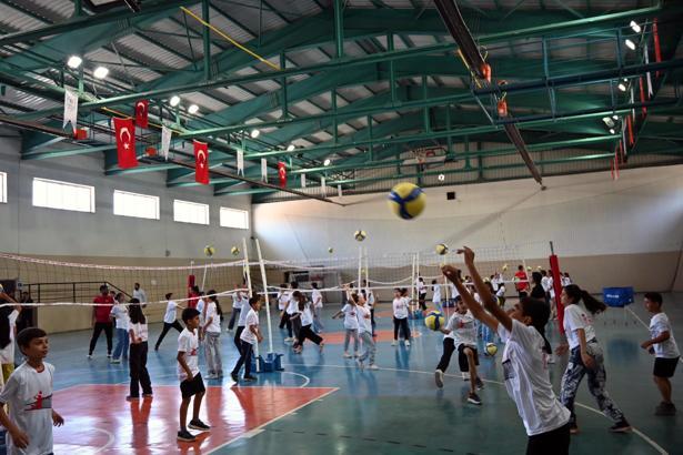 Fabrika Voleybol’un 40’ıncısı Mardin’in Derik ilçesinde açıldı